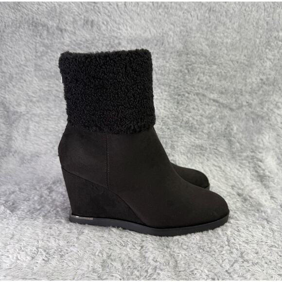 DKNY Powell Wedge Bootie Women's Black Ankle Boot Faux Shearling Size 6.5 - Picture 4 of 12